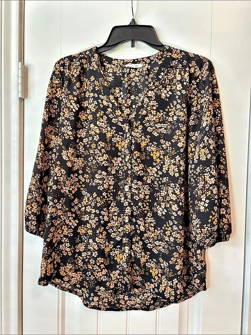 Maurices Floral Blouse in Black & Orange Size Small Like New